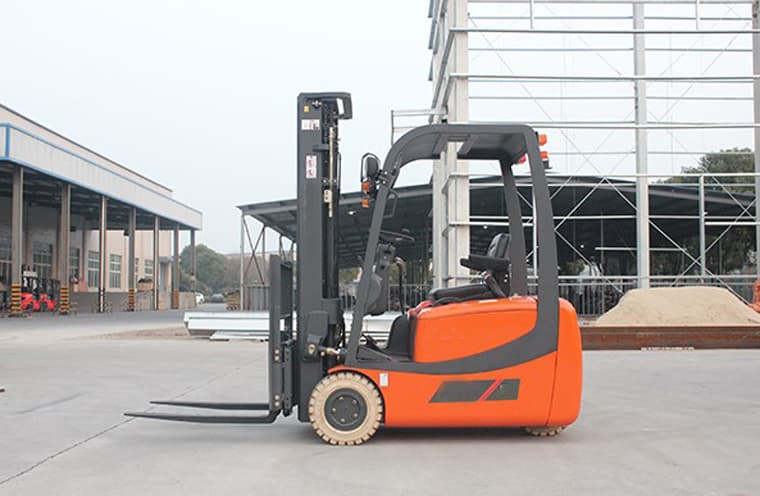 2_0t Stand_on Reach Truck